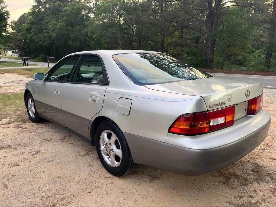 1997 Lexus ES 3rd Gen - Image 7 of 10