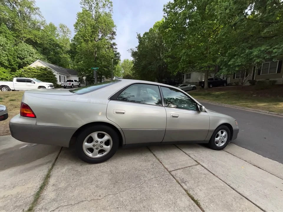 1997 Lexus ES 3rd Gen - Image 6 of 10