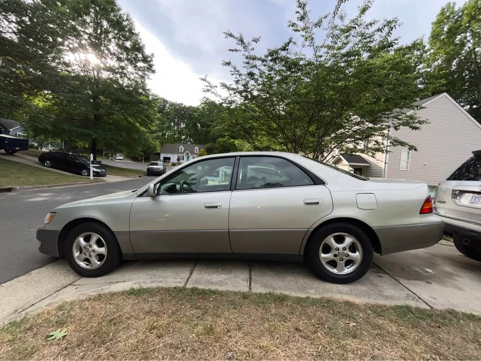 1997 Lexus ES 3rd Gen - Image 4 of 10