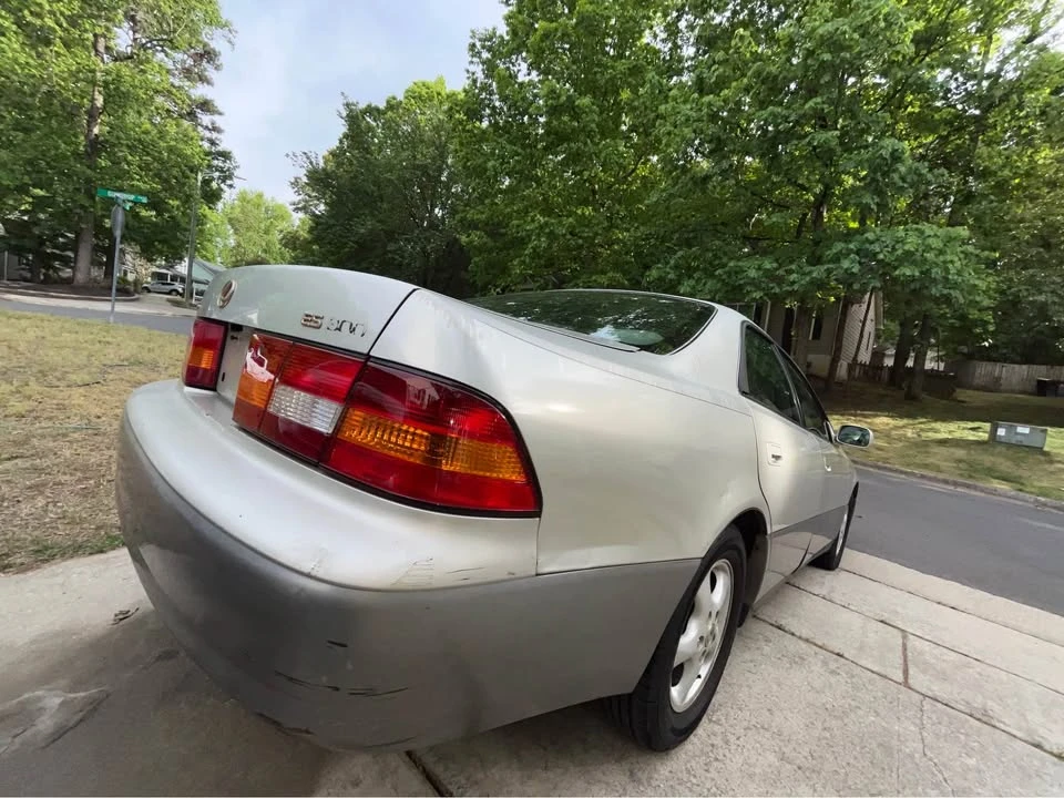1997 Lexus ES 3rd Gen - Image 6 of 8
