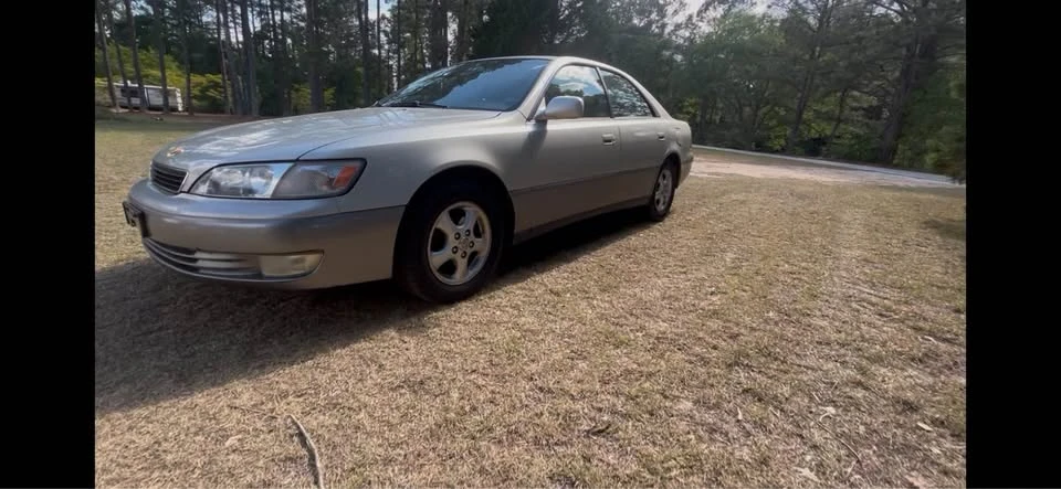 1997 Lexus ES 3rd Gen - Image 2 of 9