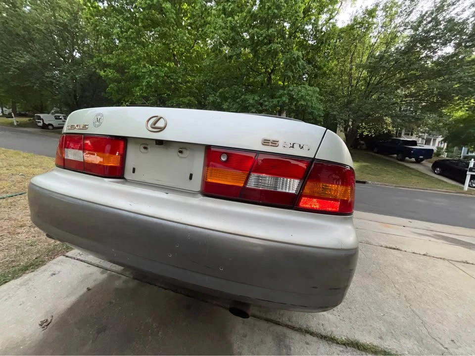 1997 Lexus ES 3rd Gen - Image 8 of 9
