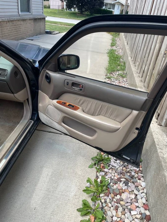 1997 Lexus LS 2nd Gen - Image 6 of 12