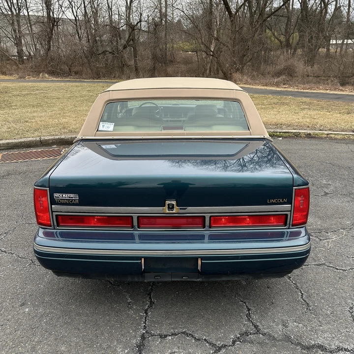 1997 Lincoln Town Car - Image 5 of 12