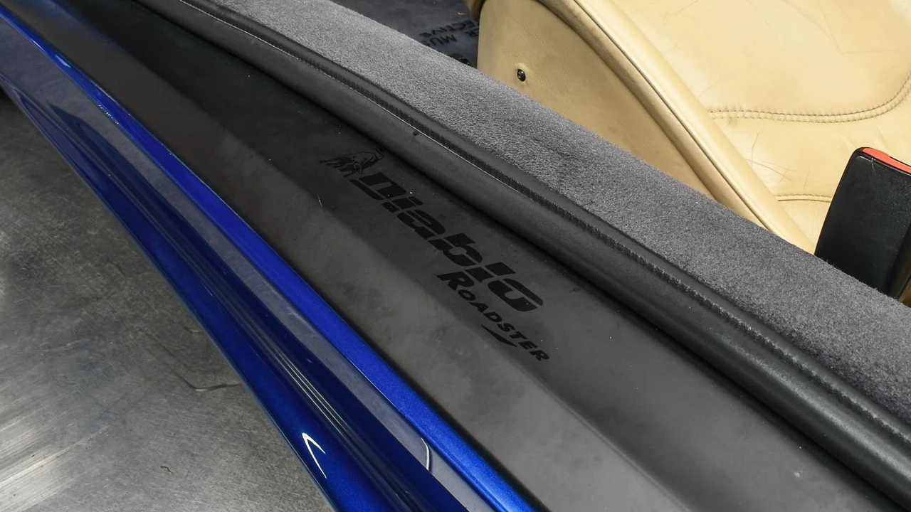 1997 Lamborghini Diablo VT - Image 26 of 31
