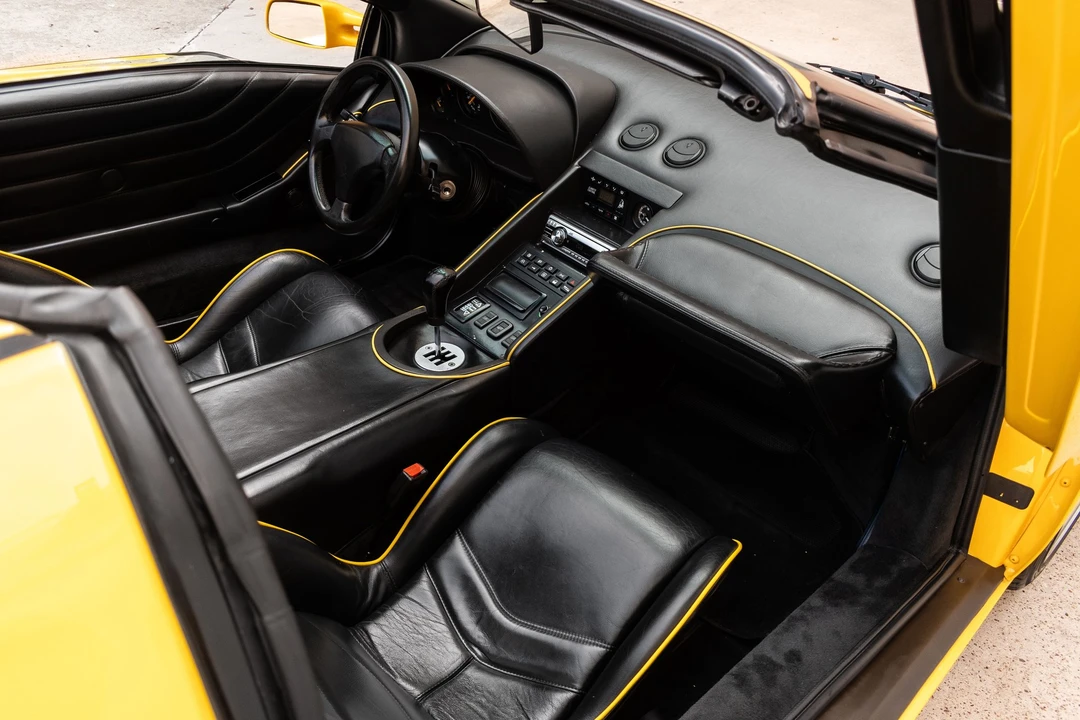 1997 Lamborghini Diablo VT - Image 12 of 31