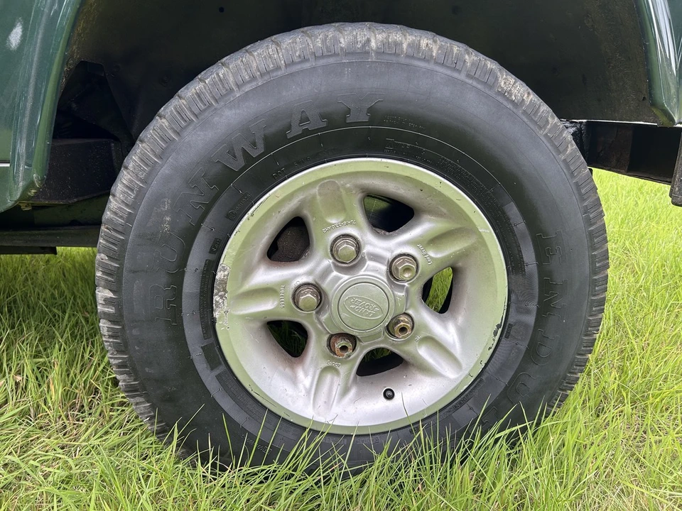 1997 Land Rover Defender 110 - Image 9 of 30