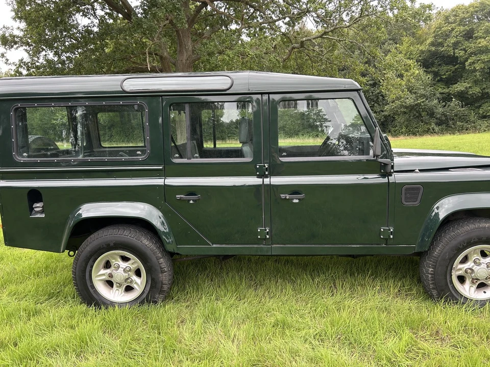 1997 Land Rover Defender 110 - Image 6 of 30