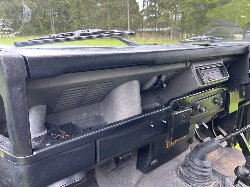 1997 Land Rover Defender 110 - Image 14 of 30