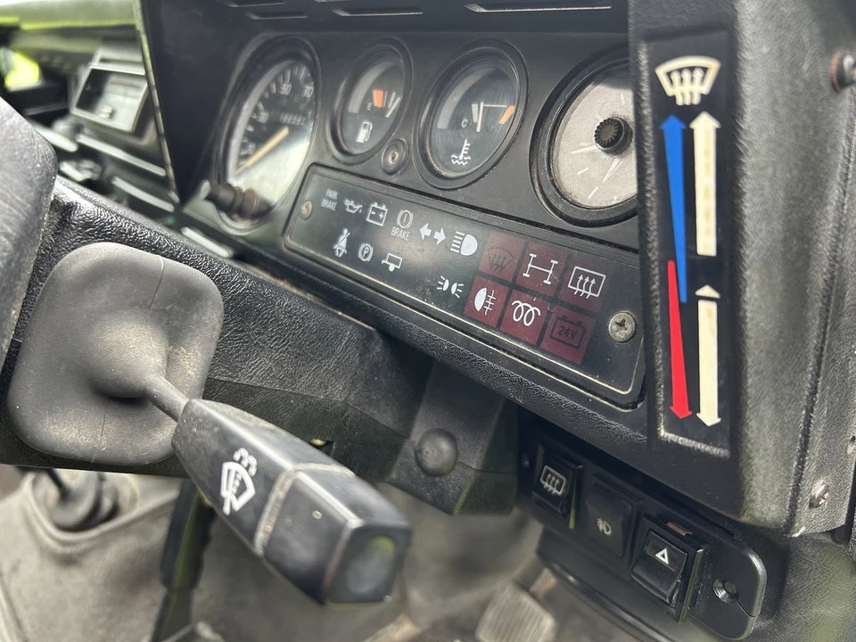 1997 Land Rover Defender 110 - Image 18 of 30