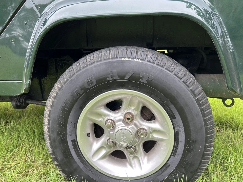 1997 Land Rover Defender 110 - Image 10 of 30