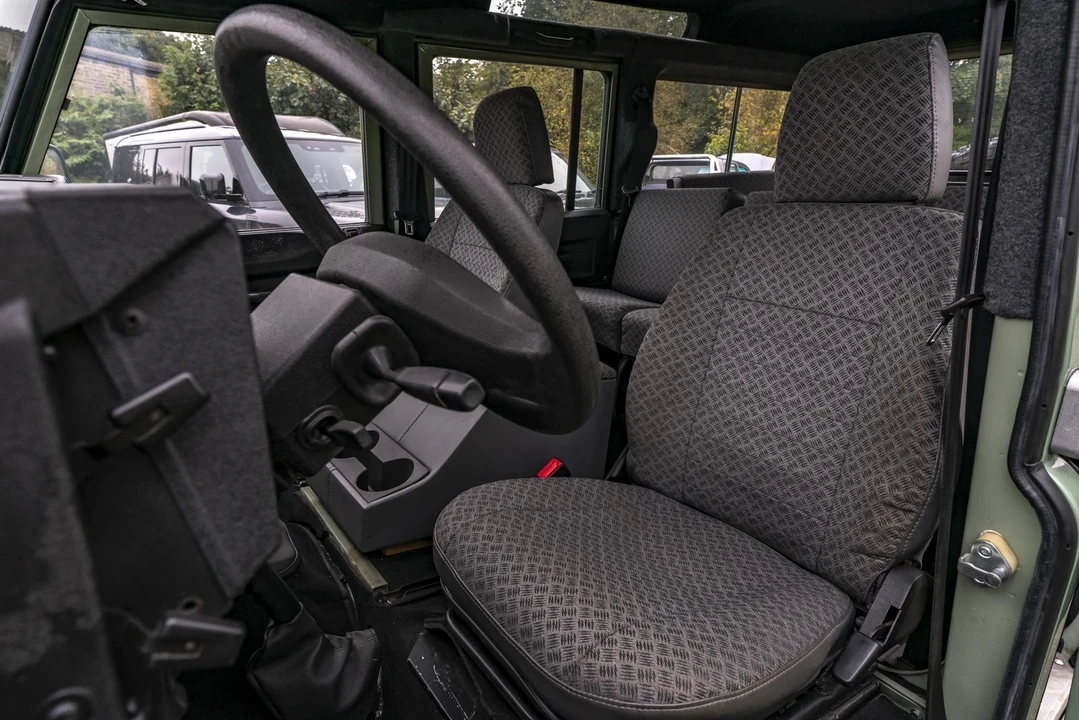 1997 Land Rover Defender 110 - Image 18 of 21