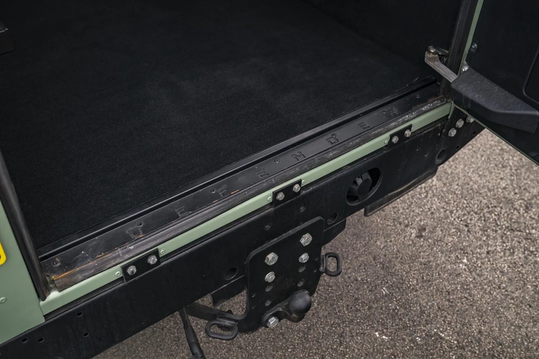 1997 Land Rover Defender 110 - Image 20 of 21