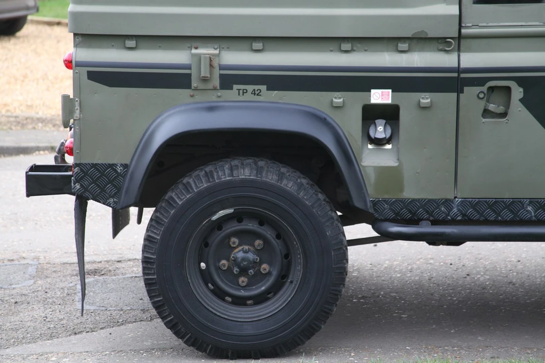 1997 Land Rover Defender 90 - Image 18 of 30
