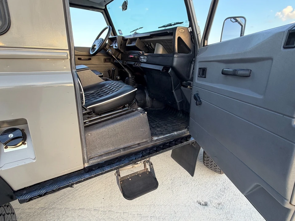 1997 Land Rover Defender - Image 3 of 31