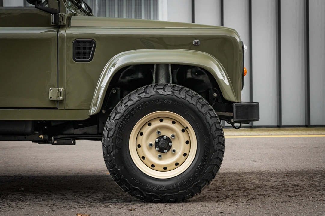 1997 Land Rover Defender - Image 10 of 31