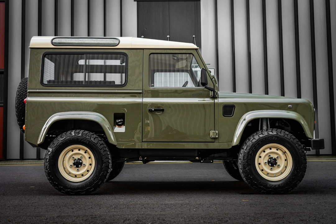 1997 Land Rover Defender - Image 7 of 31