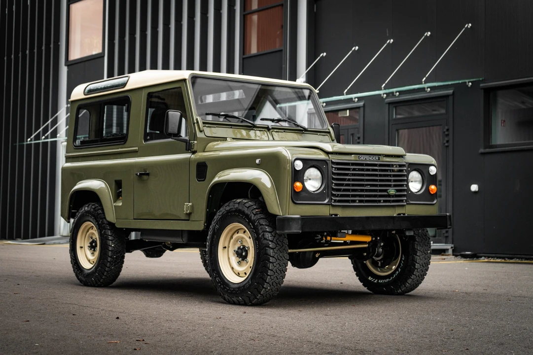1997 Land Rover Defender - Image 2 of 31