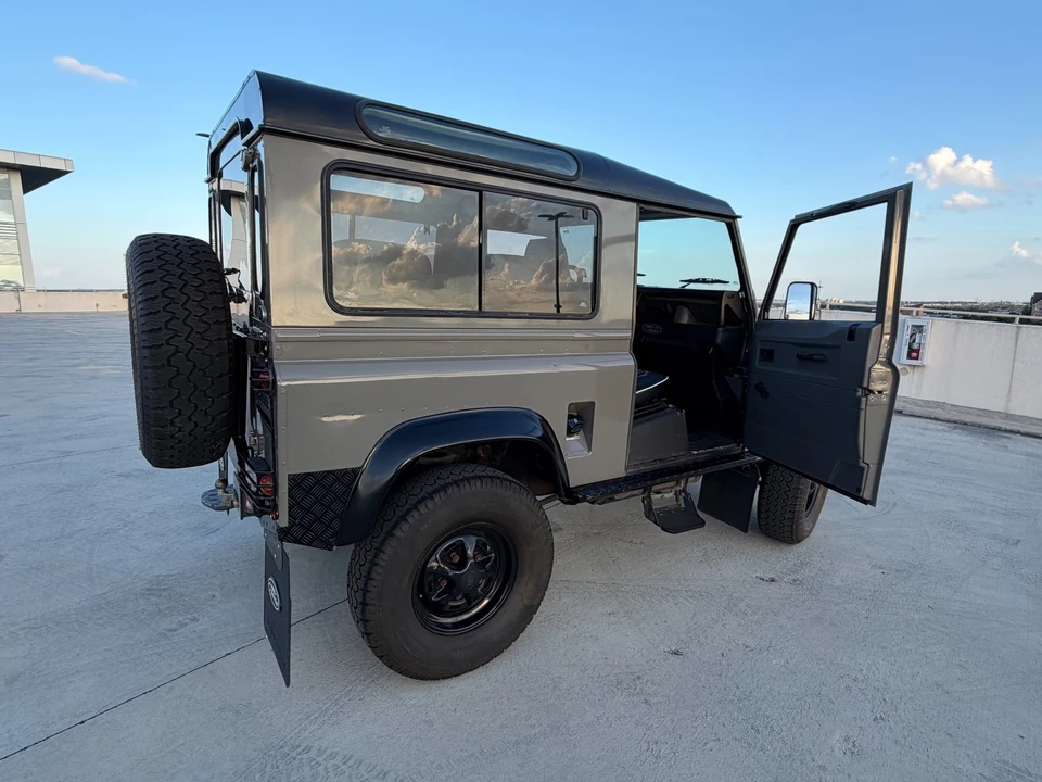 1997 Land Rover Defender - Image 2 of 31