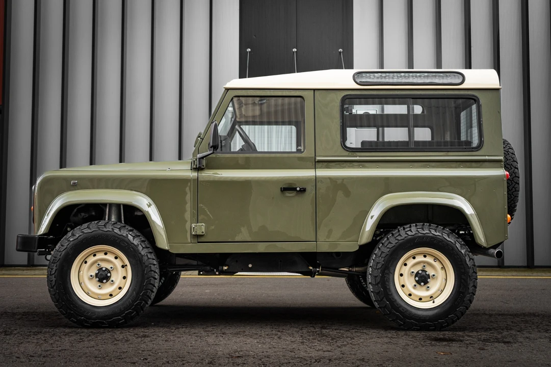 1997 Land Rover Defender - Image 8 of 31