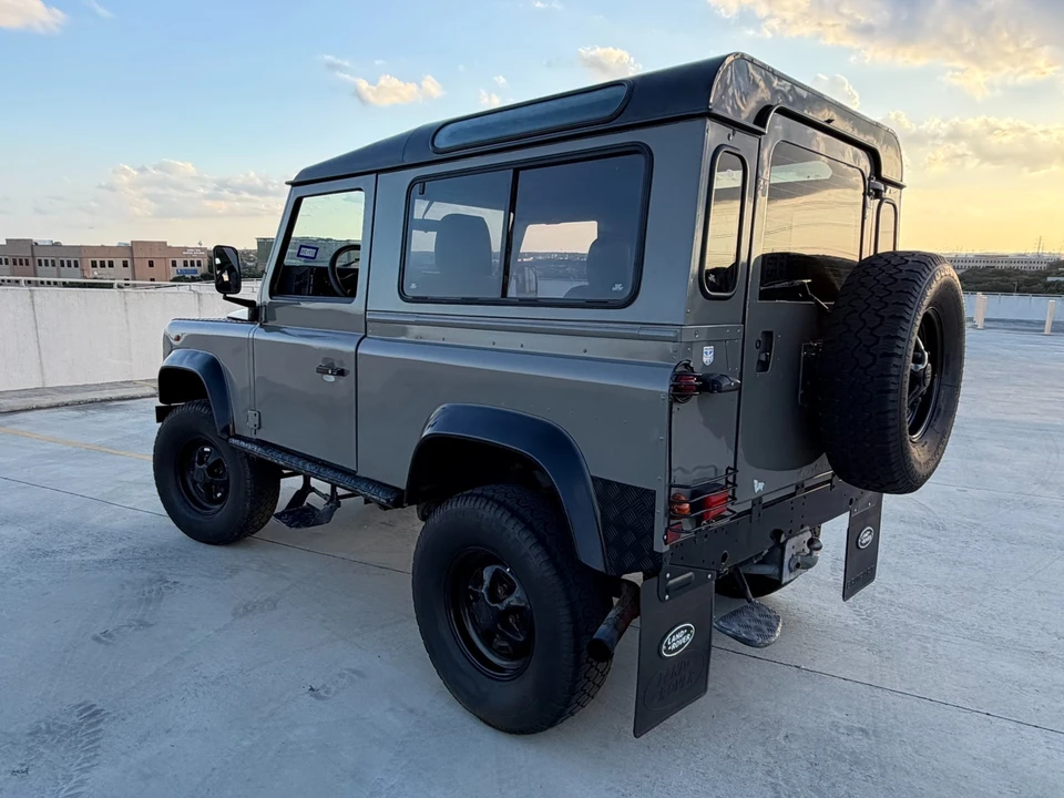 1997 Land Rover Defender - Image 8 of 31
