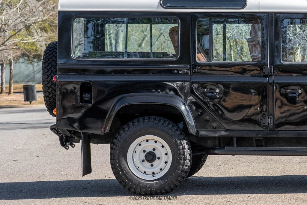 1997 Land Rover Defender 110 - Image 10 of 12