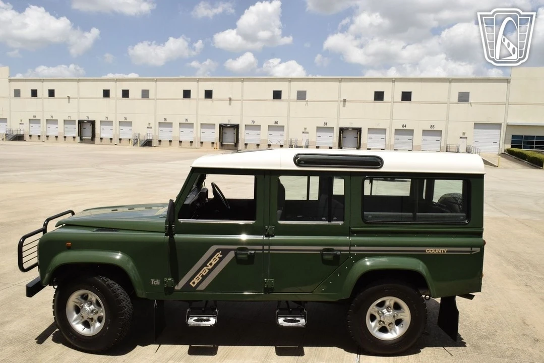 1997 Land Rover Defender 110 - Image 4 of 21