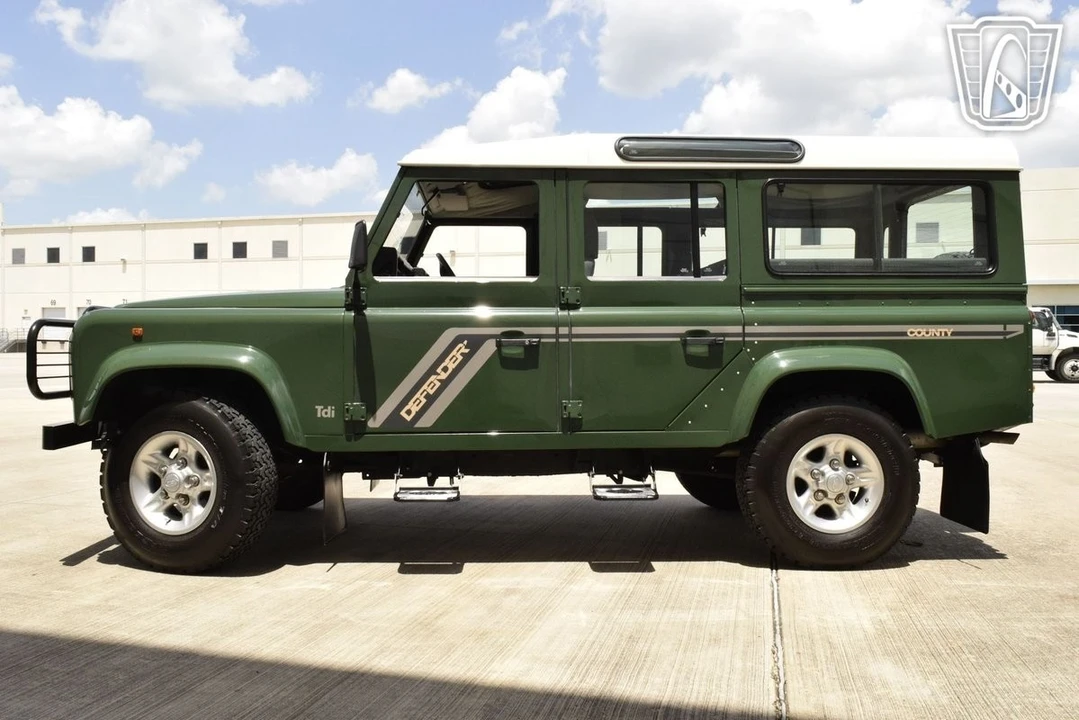 1997 Land Rover Defender 110 - Image 7 of 21