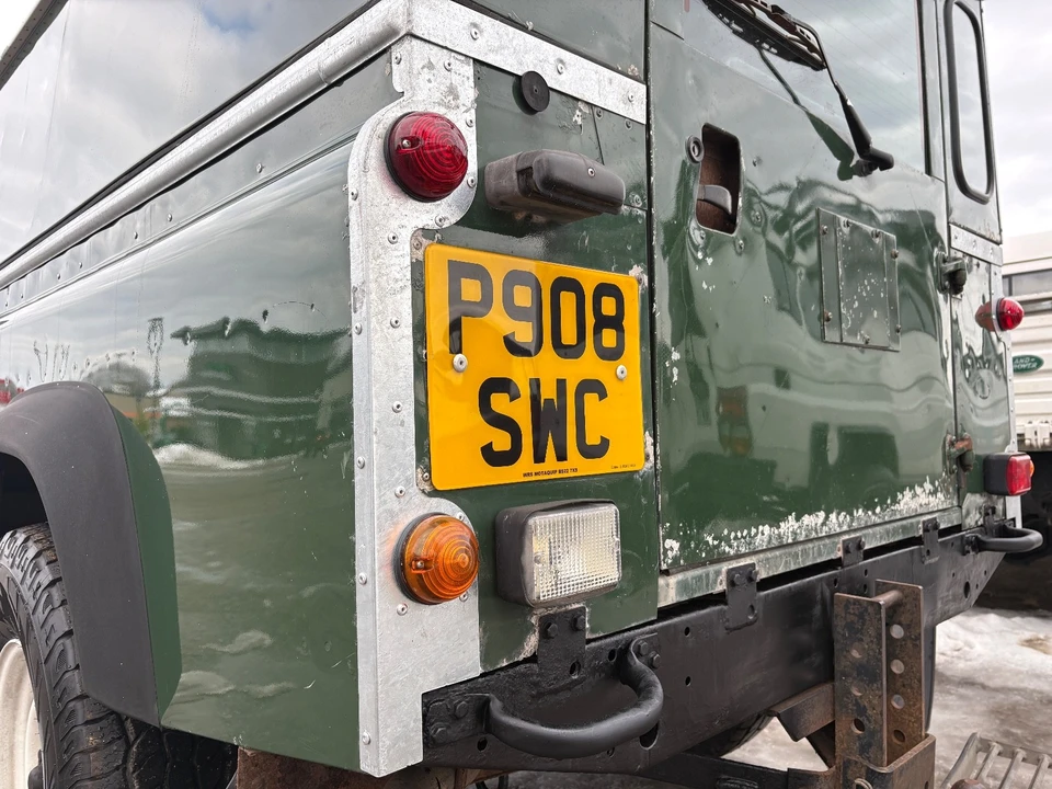 1997 Land Rover Defender - Image 9 of 21