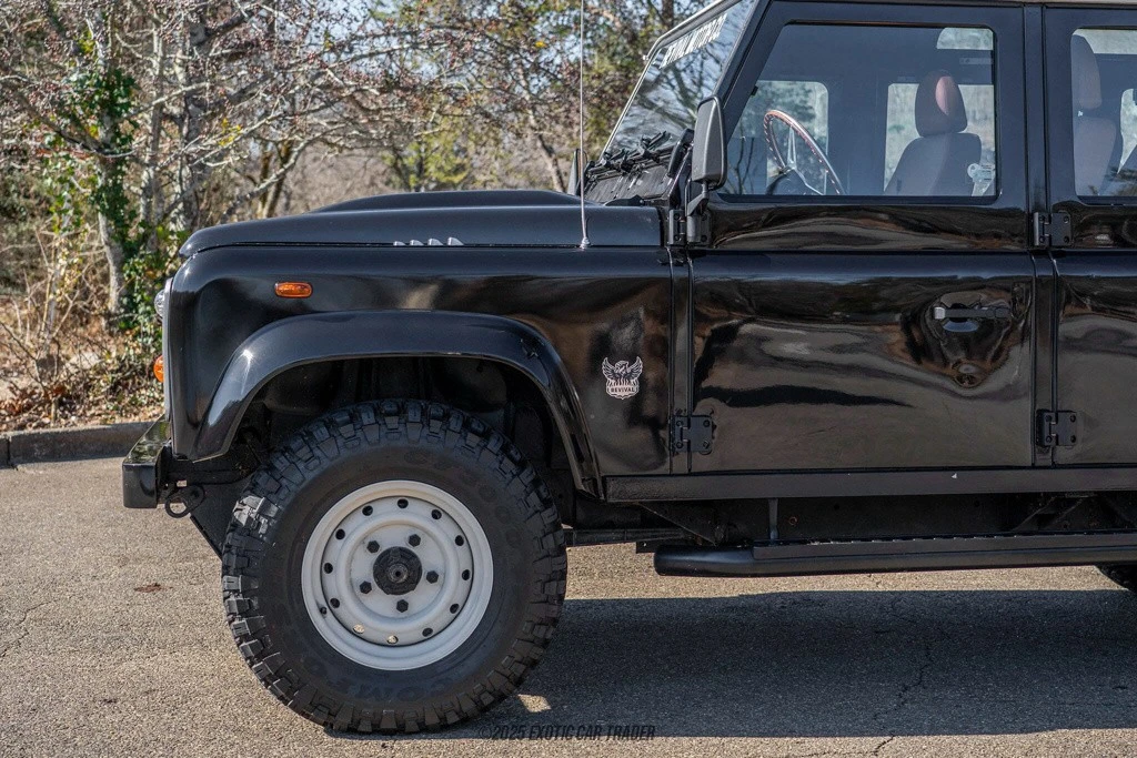 1997 Land Rover Defender 110 - Image 4 of 12