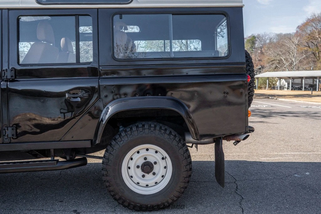 1997 Land Rover Defender 110 - Image 5 of 12