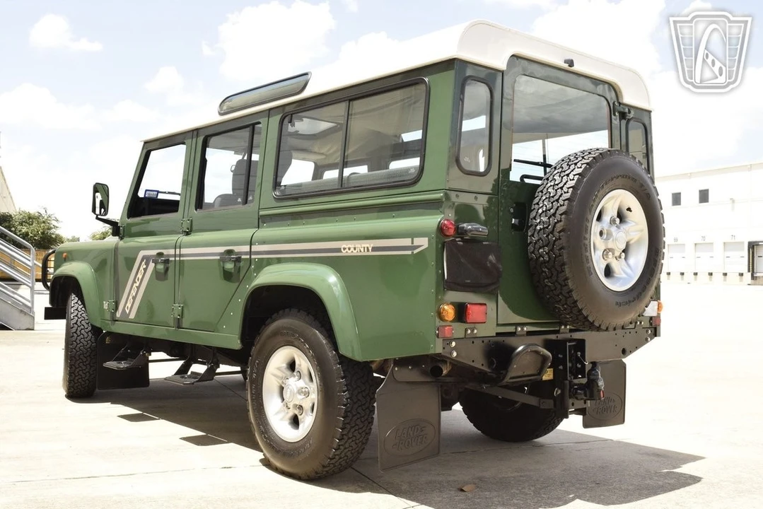 1997 Land Rover Defender 110 - Image 10 of 21