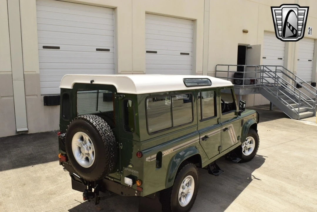 1997 Land Rover Defender - Image 5 of 12