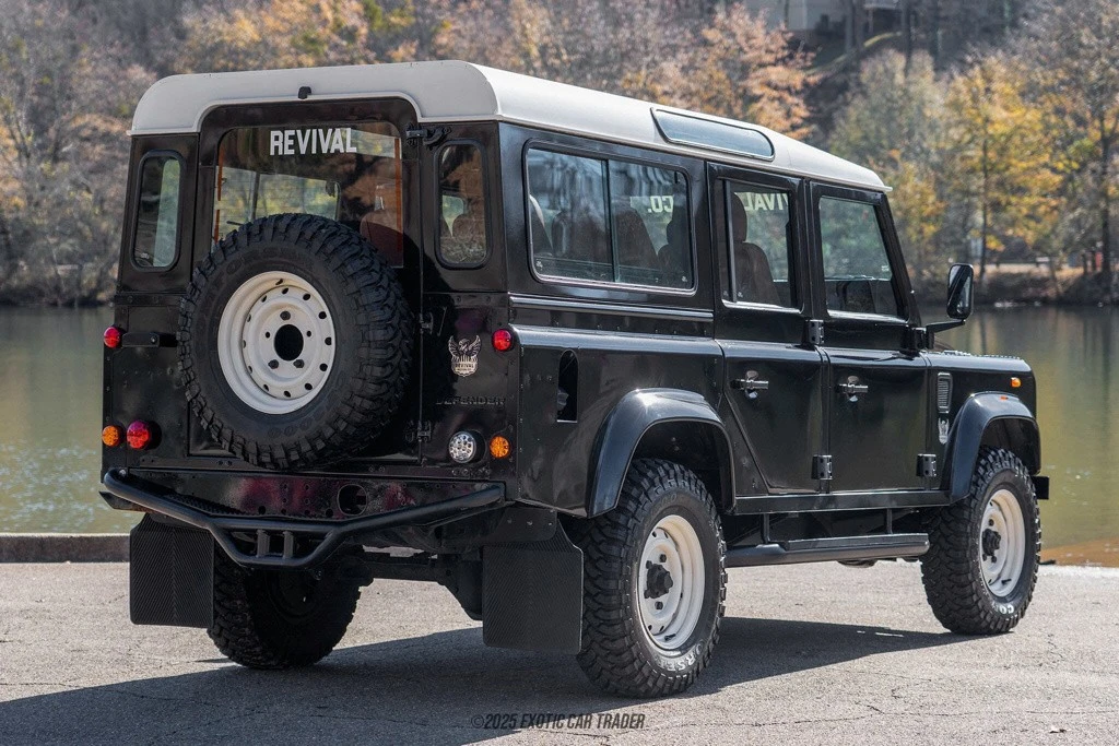 1997 Land Rover Defender 110 - Image 8 of 12