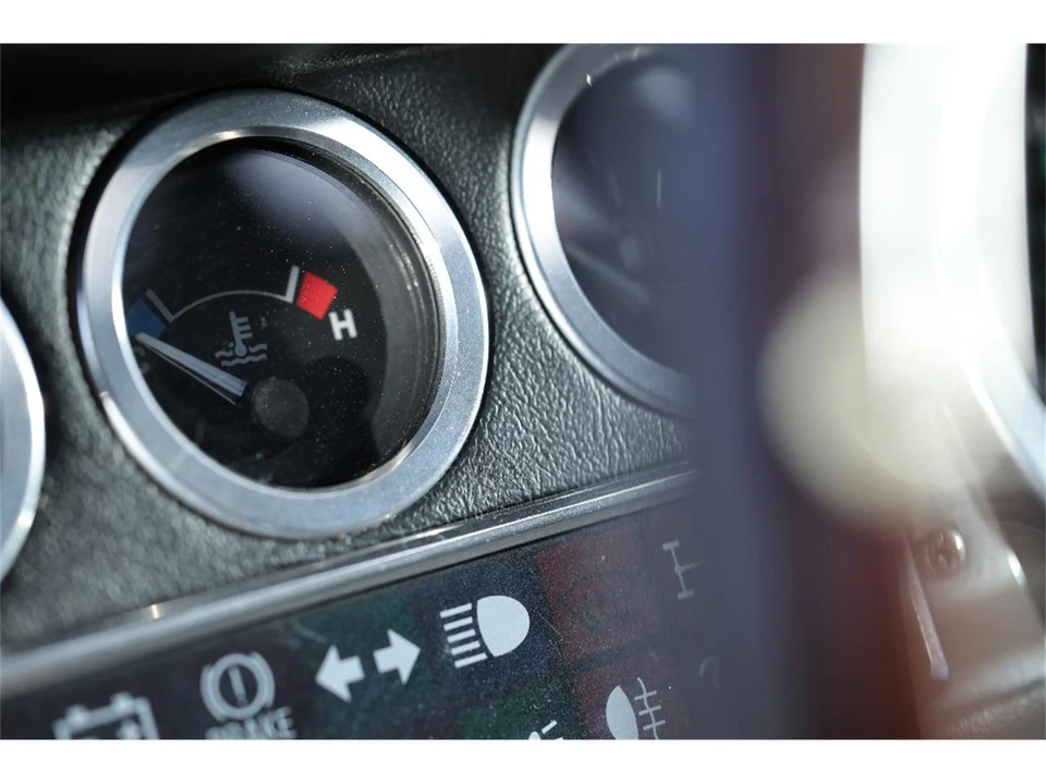 1997 Land Rover Defender 110 - Image 8 of 24