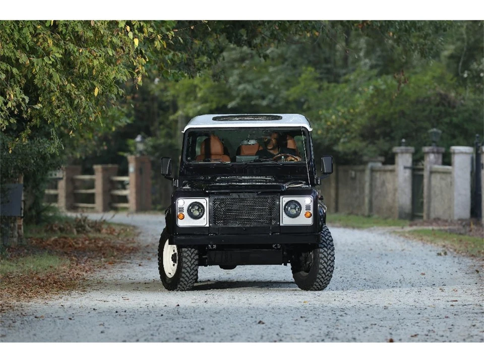 1997 Land Rover Defender 110 - Image 2 of 24