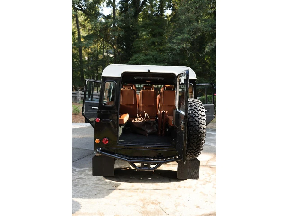 1997 Land Rover Defender 110 - Image 23 of 24