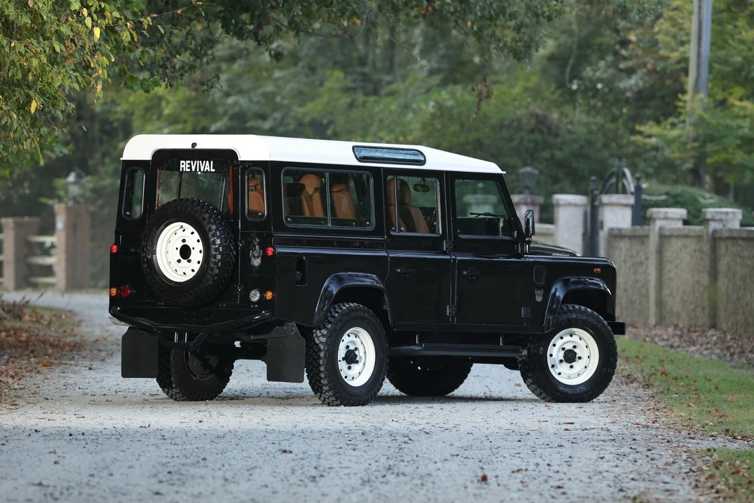 1997 Land Rover Defender 110 - Image 7 of 31