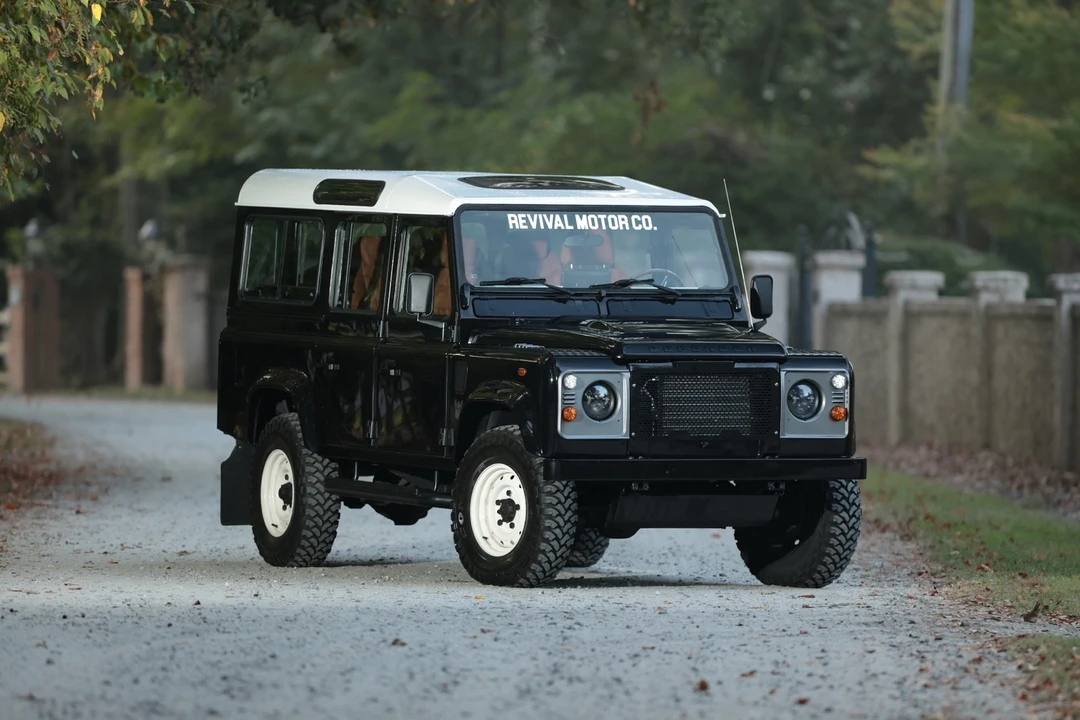 1997 Land Rover Defender 110 - Image 3 of 31