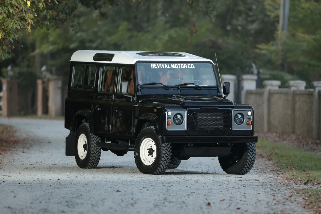 1997 Land Rover Defender 110 - Image 3 of 31