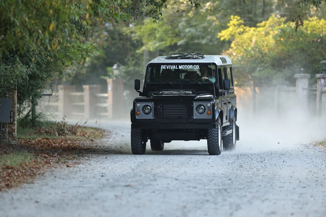 1997 Land Rover Defender 110 - Image 5 of 31