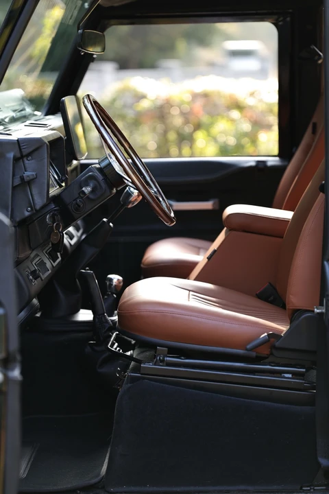 1997 Land Rover Defender 110 - Image 16 of 31