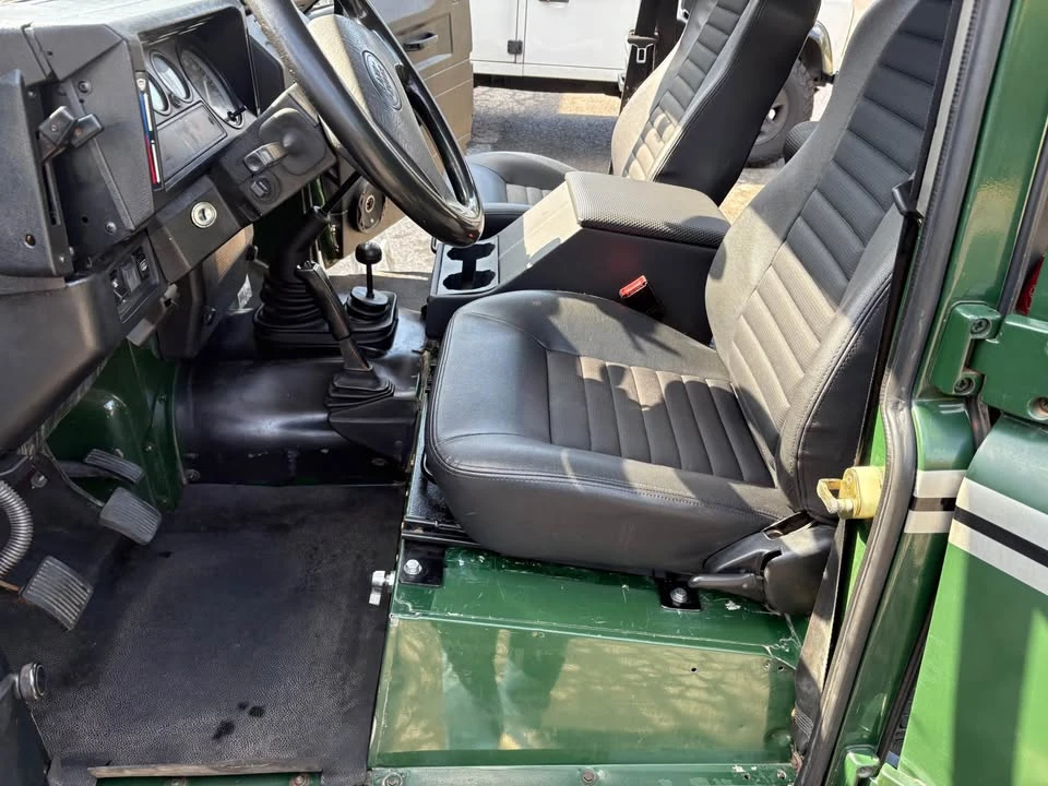 1997 Land Rover Defender 110 - Image 13 of 18