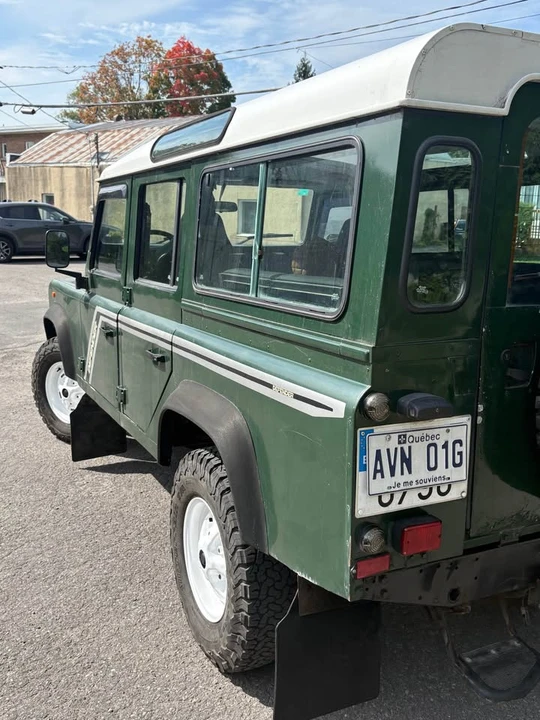 1997 Land Rover Defender 110 - Image 7 of 18