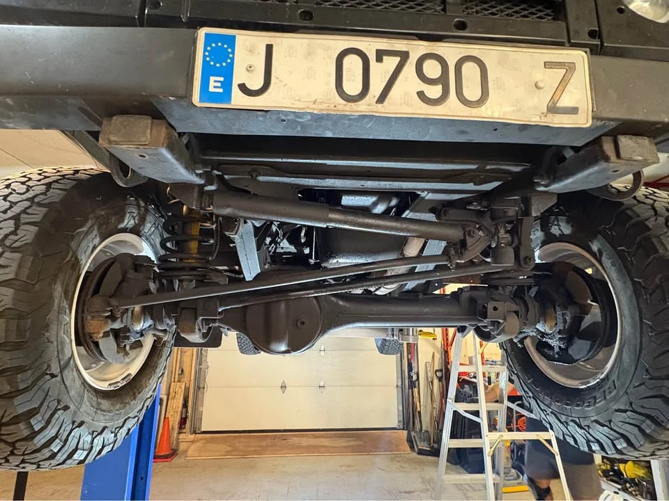 1997 Land Rover Defender 110 - Image 10 of 18