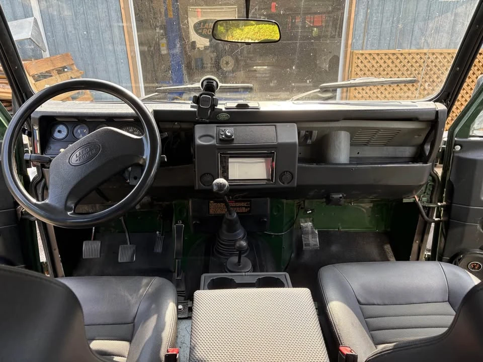 1997 Land Rover Defender 110 - Image 12 of 18