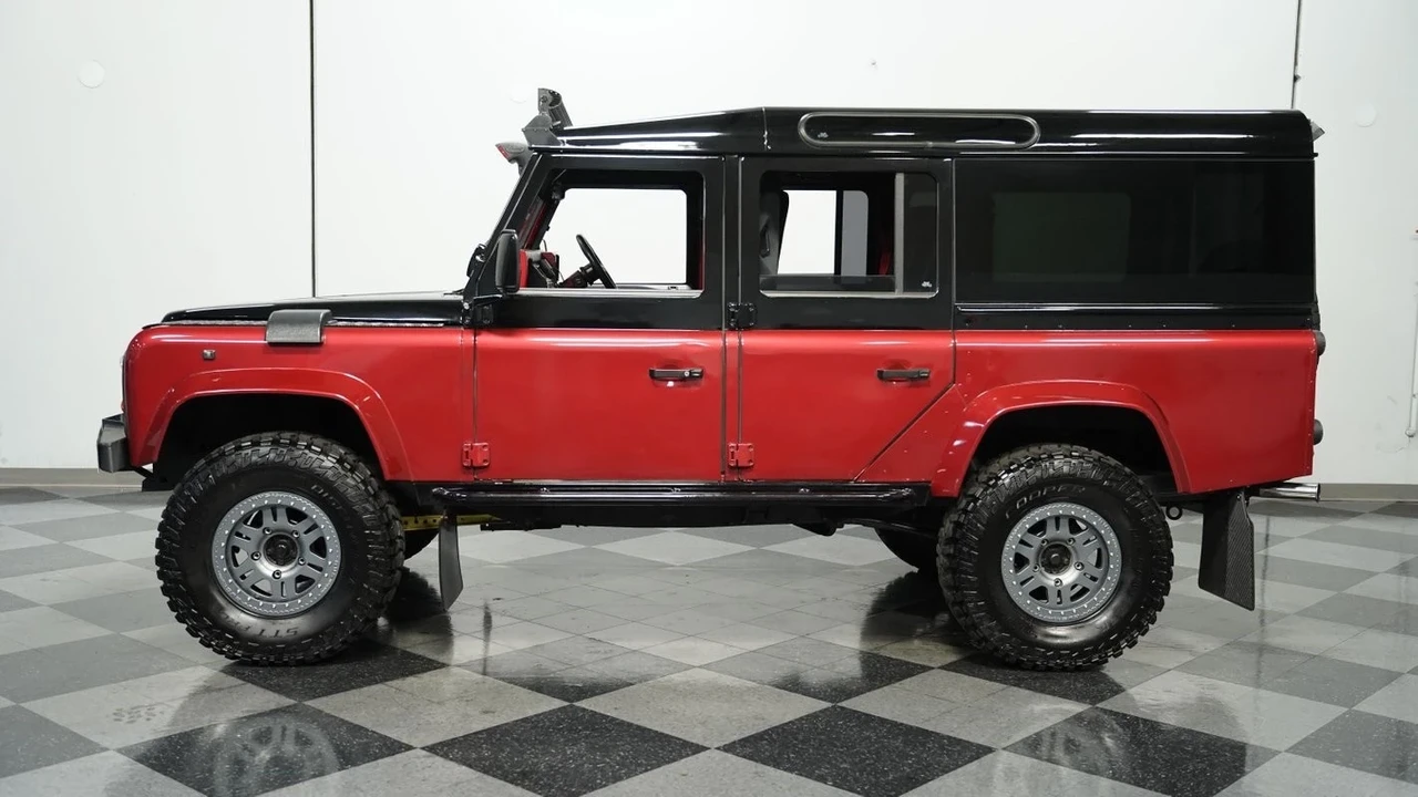 1997 Land Rover Defender 110 - Image 3 of 12