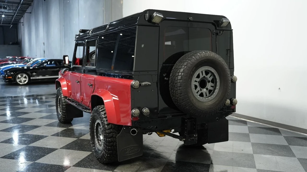 1997 Land Rover Defender 110 - Image 9 of 12
