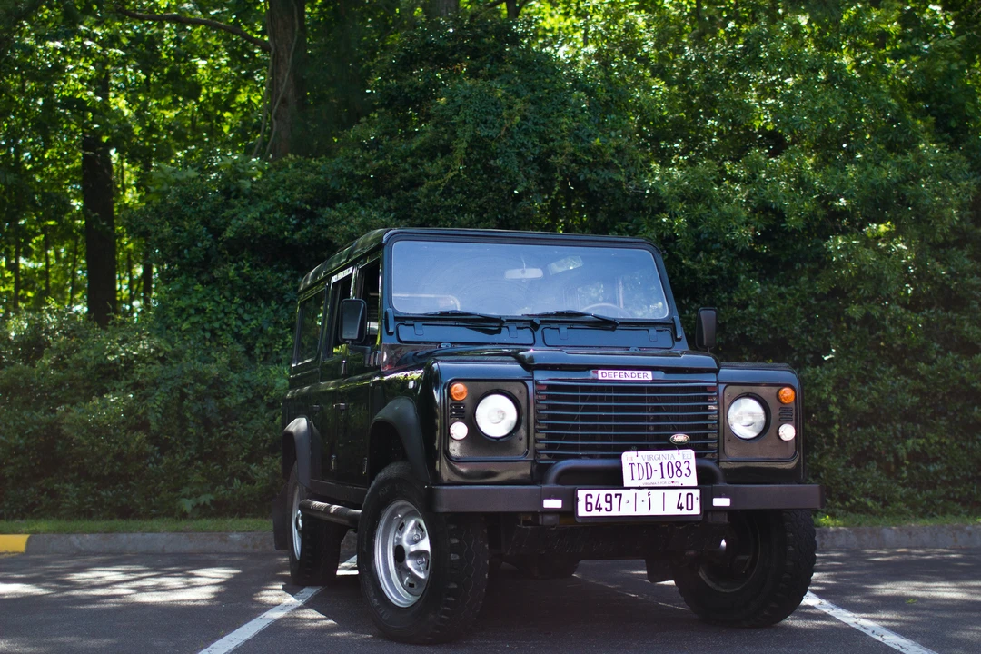 1997 Land Rover Defender 110 - Image 2 of 31