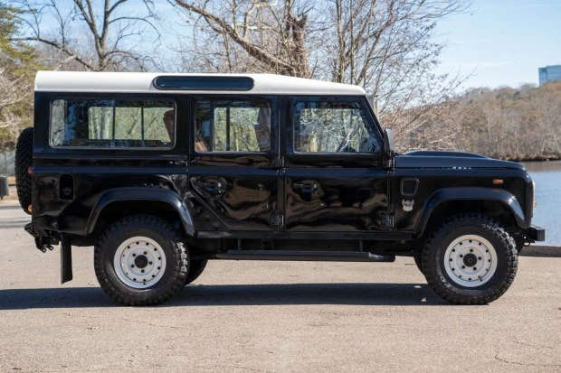 1997 Land Rover Defender 110 - Image 3 of 8